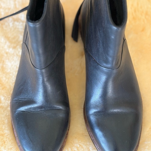 UGG Black Leather Ankle Boots | Back Zip | Stacked Heel. Size 6US - Picture 7 of 11